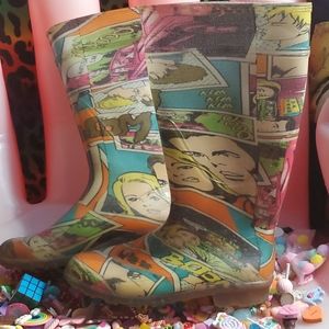 COMIC BOOTS